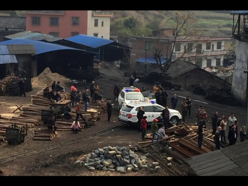 Salgono a 8 i morti nella miniera di carbone in Cina, 38 persone intrappolate