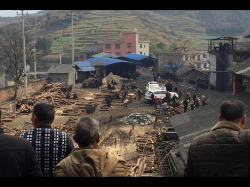 Salgono a oltre 50 i morti nella miniera di carbone in Cina