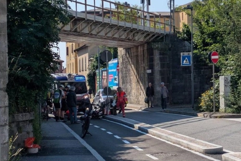 Ciclisti contro transenna: due incidenti sulla ciclabile di viale Belforte