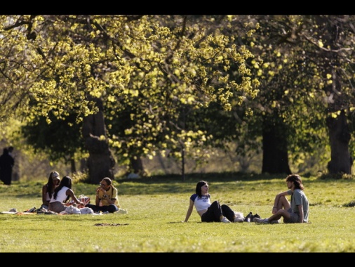Ondata di caldo in Gb, 33,5 gradi è nuovo record di temperatura a maggio
