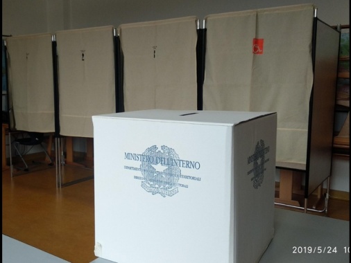 Comunali, a metà sezioni l'affluenza è al 61%