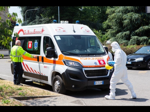 Ministero, negativi al test per l'Ebola i due cooperanti italiani