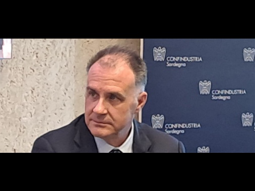 Confindustria a politica e forze sociali: 