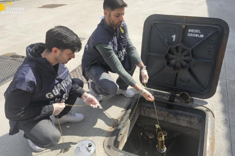 Sequestrati 20.000 litri di gasolio allungato