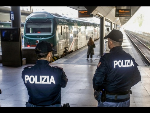 E' morto in ospedale il 22enne accoltellato in stazione a Milano