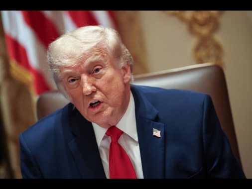 Trump, 'nessuno controllerà Hormuz, sarà aperto a tutti'