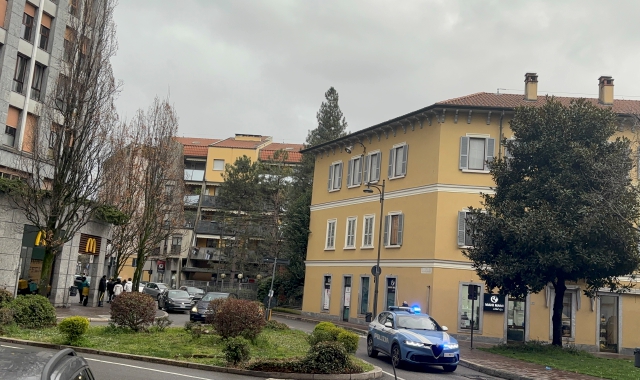 Calci e pugni: 15enne picchiato dal “branco” a Busto