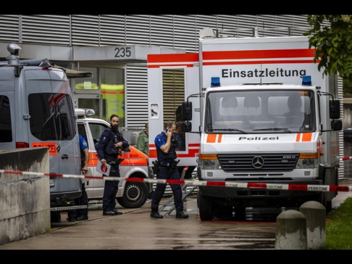 Uomo accoltella tre persone in Svizzera gridando Allah Akbar, arrestato