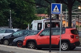 «Zitti o bruciamo la sede degli Alpini»