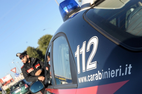 Sedicenni aggrediti da gruppo di maranza, uno finisce all’ospedale