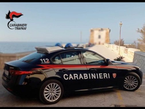 11enne tenta di accoltellare prof e riprende l'aggressione col cellulare