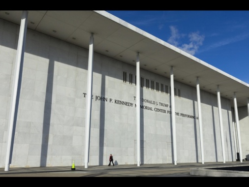 Trump, 'non mi occuperò più del Kennedy Center, lo farà il Congresso'