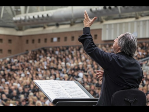 Cantare amantis est, Riccardo Muti dirige il coro d'Italia