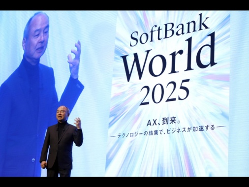 Ft, maxi investimento Softbank da 75 miliardi per data center in Francia