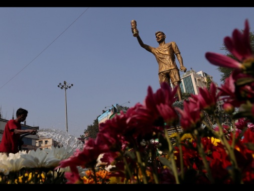 Rimossa per sicurezza la statua di Messi in India, 'oscillava al vento'