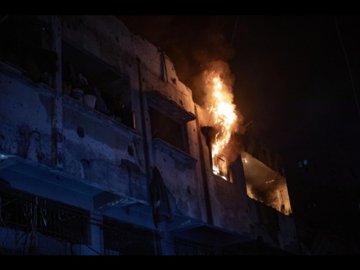 Al-Jazeera, 'Raid Israele su condominio a Gaza City, 8 morti'