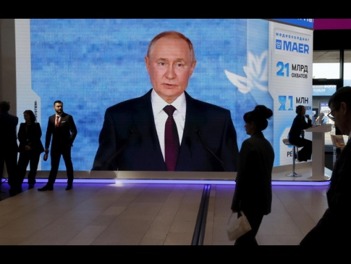 Putin, 'in Ucraina avanziamo, ma siamo pronti ad una soluzione pacifica'