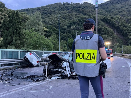 Schianto nel Bresciano, le vittime sono due giovani sorelle