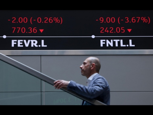 Borsa: l'Europa frena con Wall Street e i bond, Milano -0,5%