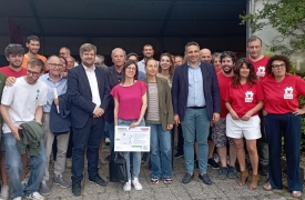 Festa dell’Unità alla Schiranna, inaugurazione con tovaglietta