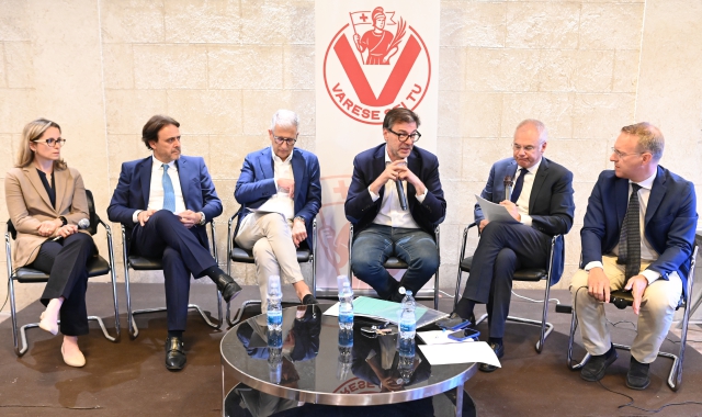 Il ministro Giancarlo Giorgetti al dibattito organizzato dall’associazione “Varese sei tu”