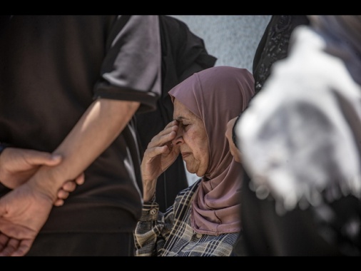 Protezione civile Gaza, 'salgono a 10 le vittime dei raid israeliani'