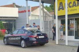 Tre rapinatori incappucciati: quarta rapina all’Arcaplanet