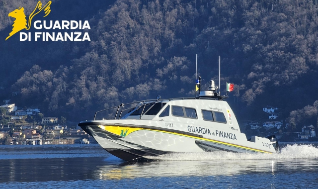 Beve troppo alcol e guida la barca: nei guai