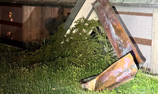 Alcune lastre di rame che  i ladri hanno tentato di rubare dalle tettoie del cimitero  di Castellanza: la Vedetta Lombarda ha sventato un grosso furto
