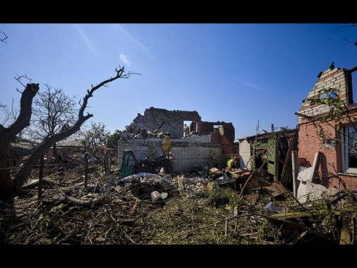 Ucraina, 3 morti e 6 feriti in raid russi sulla regione di Kharkiv