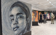A Malpensa l'arte è sostenibile: ritratti realizzati con materiali di scarto