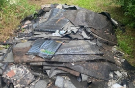 Scarica rifiuti nel Parco del Ticino, viene scoperto e ripulisce tutto