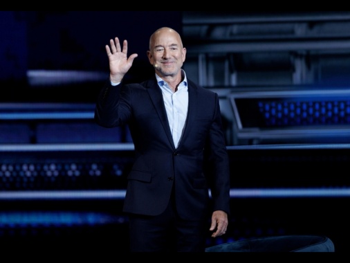 Bezos, 'dall'Ia diverse età dell'oro, non la prevista perdita di posti di lavoro'