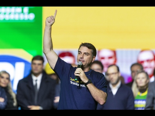 Brasile: Flávio Bolsonaro denuncia Lula alla Corte Suprema