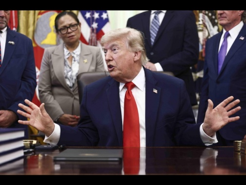 Trump, l'Iran fa meglio a rimettersi in riga e a farlo in fretta