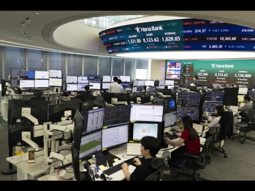 Borsa: l'Asia chiude tonica con l'accordo tra Usa e Iran