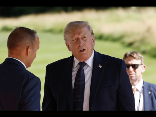 Trump a Macron, Usa non hanno bisogno di molto aiuto per riaprire Hormuz