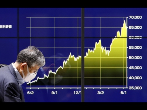 Borsa: Tokyo, apertura poco variata (-0,05%)