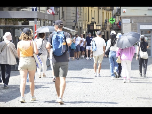 Si avvicina il grande caldo, 9 città con il bollino giallo