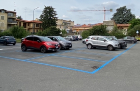 Il parcheggio diventa a pagamento. E si svuota