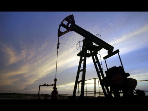 Il petrolio chiude in rialzo a New York a 76,97 dollari