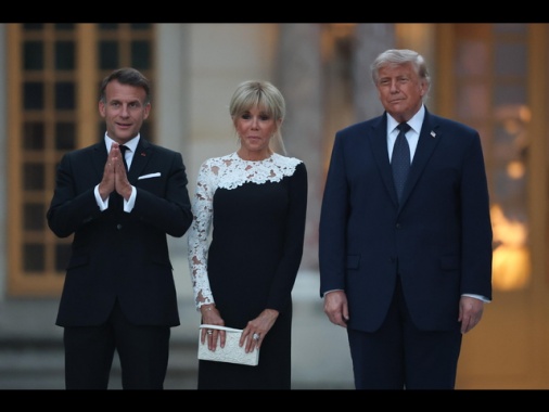 Trump, 'sono molto contento di essere a Versailles'