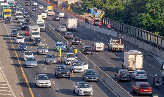 Scontro a tre, caos in Autolaghi