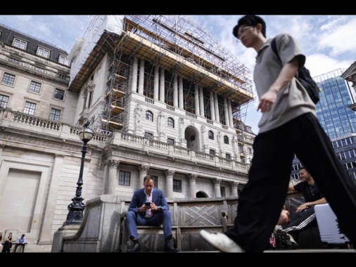 La Banca d'Inghilterra lascia invariati i tassi in Gb, confermati al 3,75%