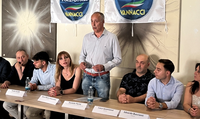 L’intervento di Daniele Parisi all’incontro dei rappresentanti del partito di Vannacci  (foto Angelo Puricelli) 