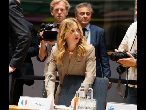 Meloni e 13 leader, 'valutare hub europei per rimpatri in Paesi terzi'