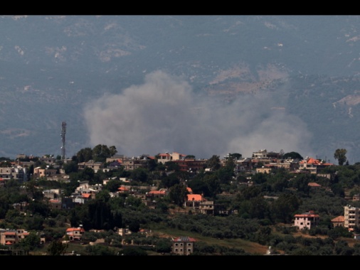 'Israele bombarda il sud del Libano dopo l'inizio del cessate il fuoco'