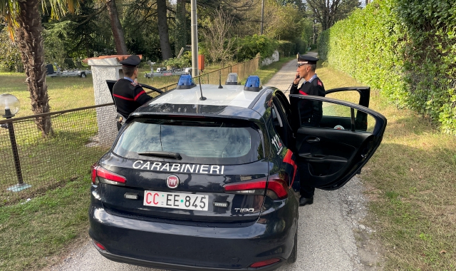 Sul posto sono intervenuti i carabinieri di Sesto Calende (foto Archivio)