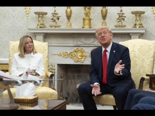 Trump, 'non voglio Meloni come fan, non c'era per Hormuz'
