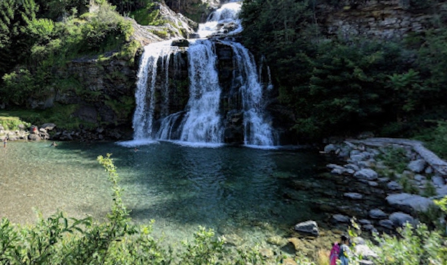 Il 47enne rischiava di annegare nella pozza ai piedi della cascata Piumogna sul fiume Ticino a Faido